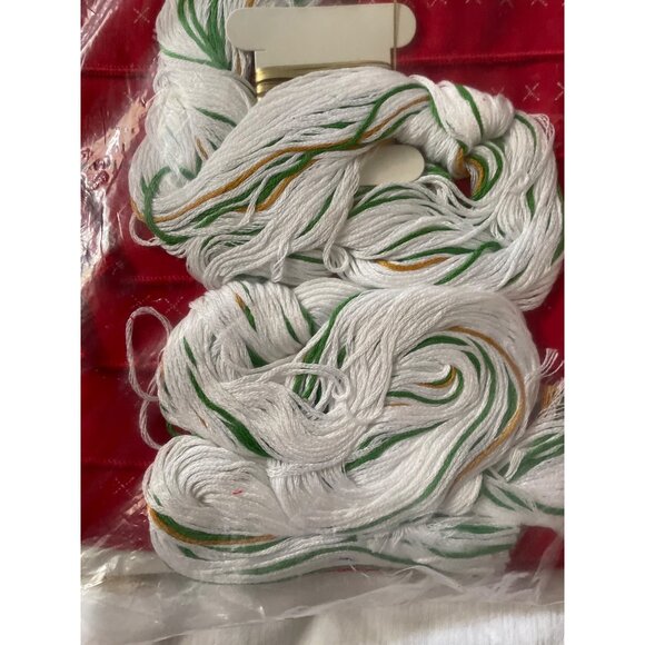 Bucilla Christmas Needlecraft Luncheon Set Kit 1909 "Holiday Ornaments" 8 Pieces - Picture 9 of 12